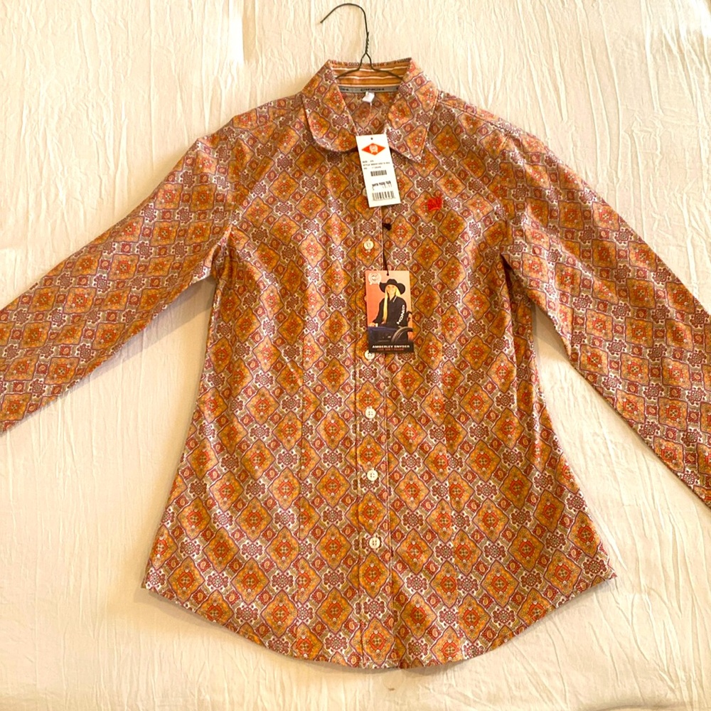Cinch button down